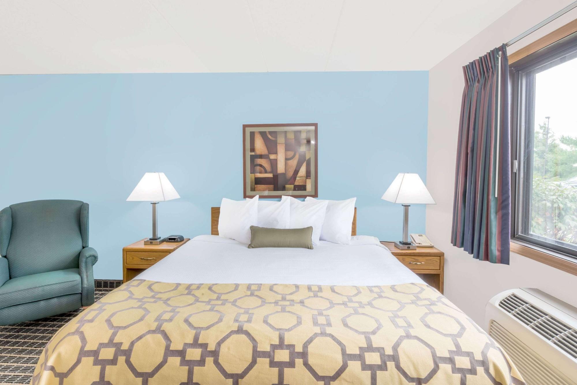 Baymont By Wyndham Marshalltown Esterno foto