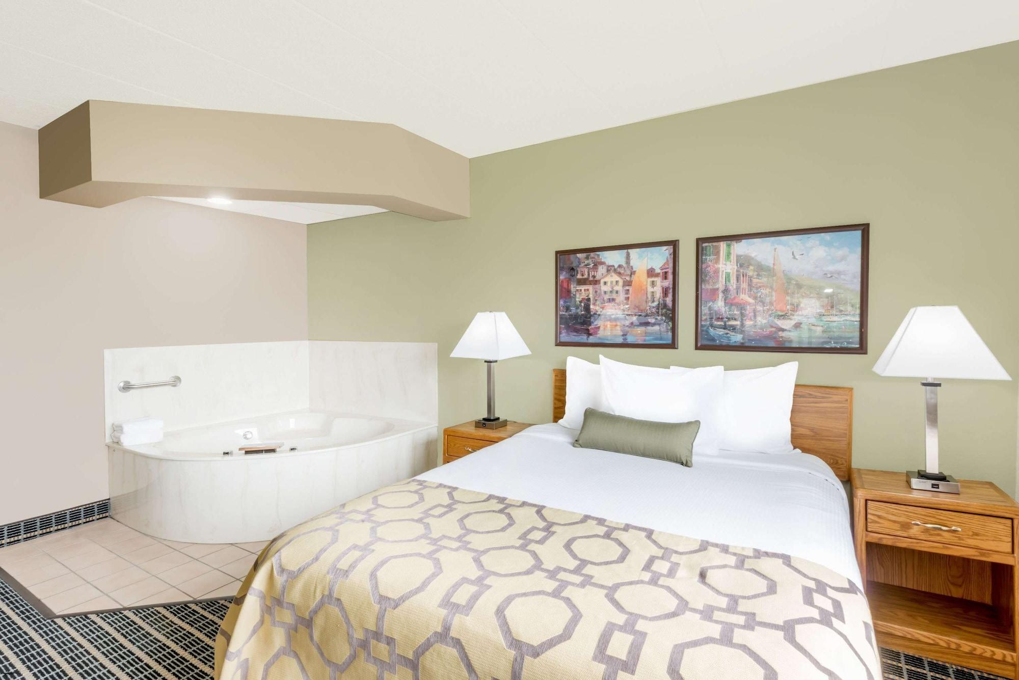 Baymont By Wyndham Marshalltown Esterno foto