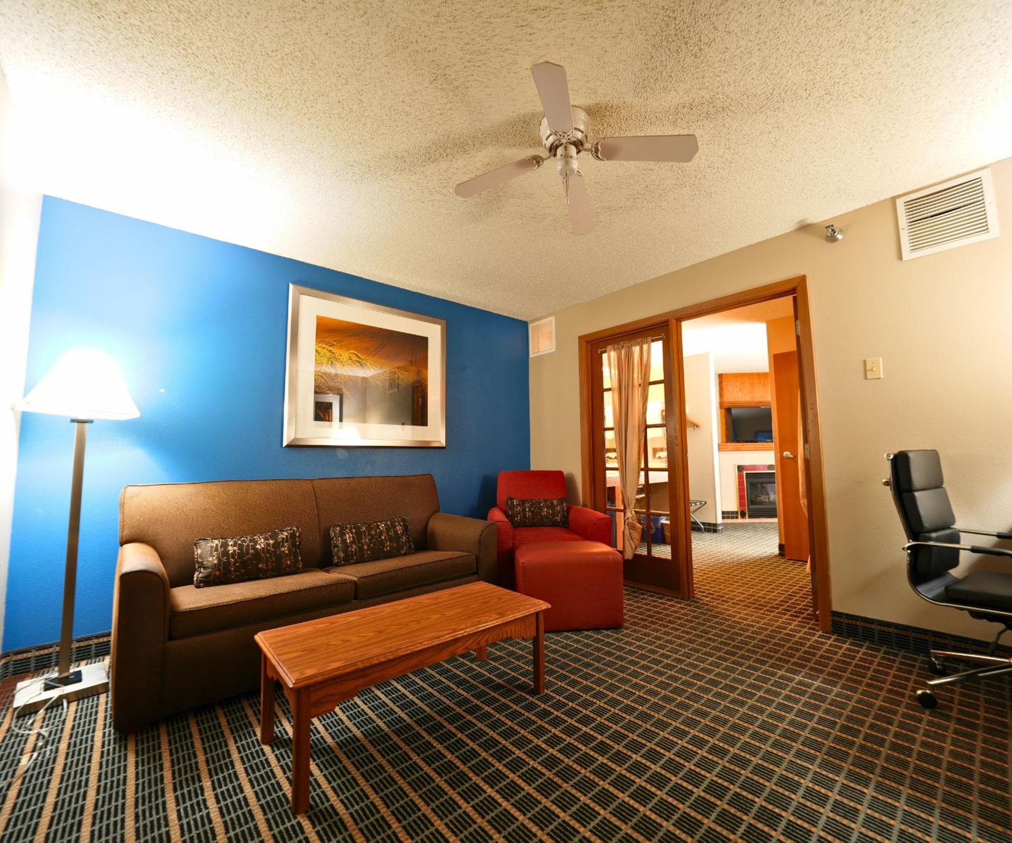 Baymont By Wyndham Marshalltown Esterno foto