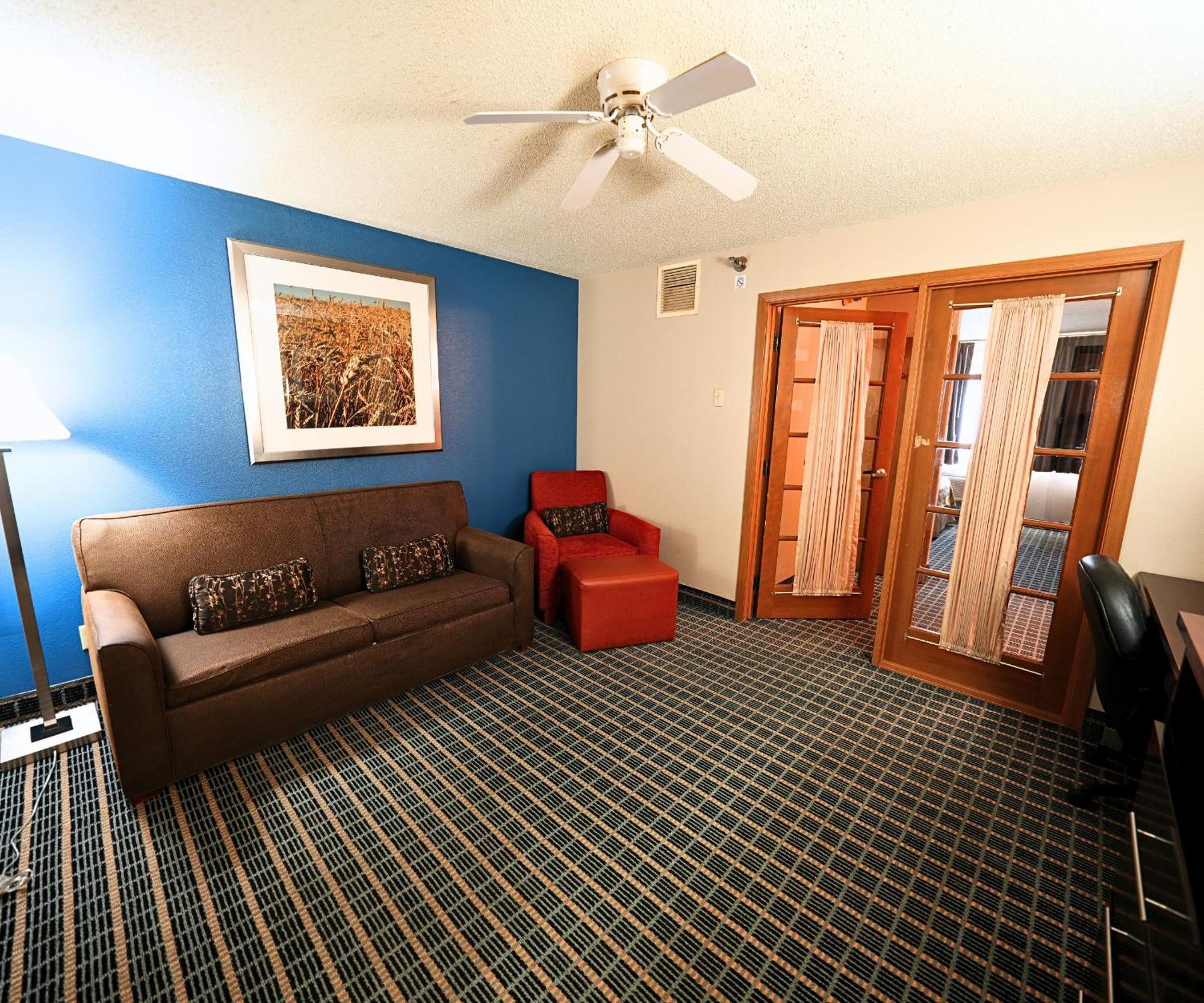 Baymont By Wyndham Marshalltown Esterno foto