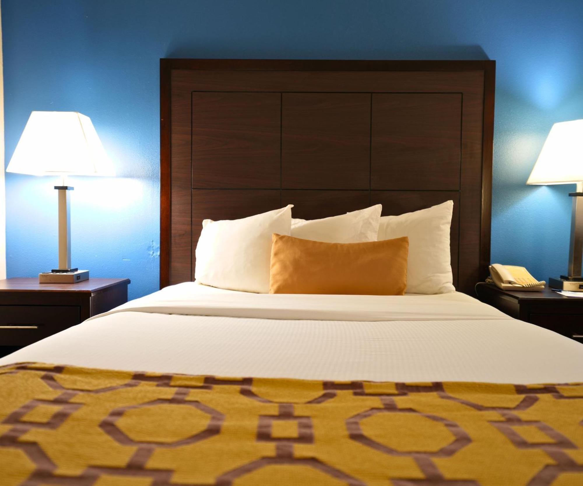 Baymont By Wyndham Marshalltown Esterno foto