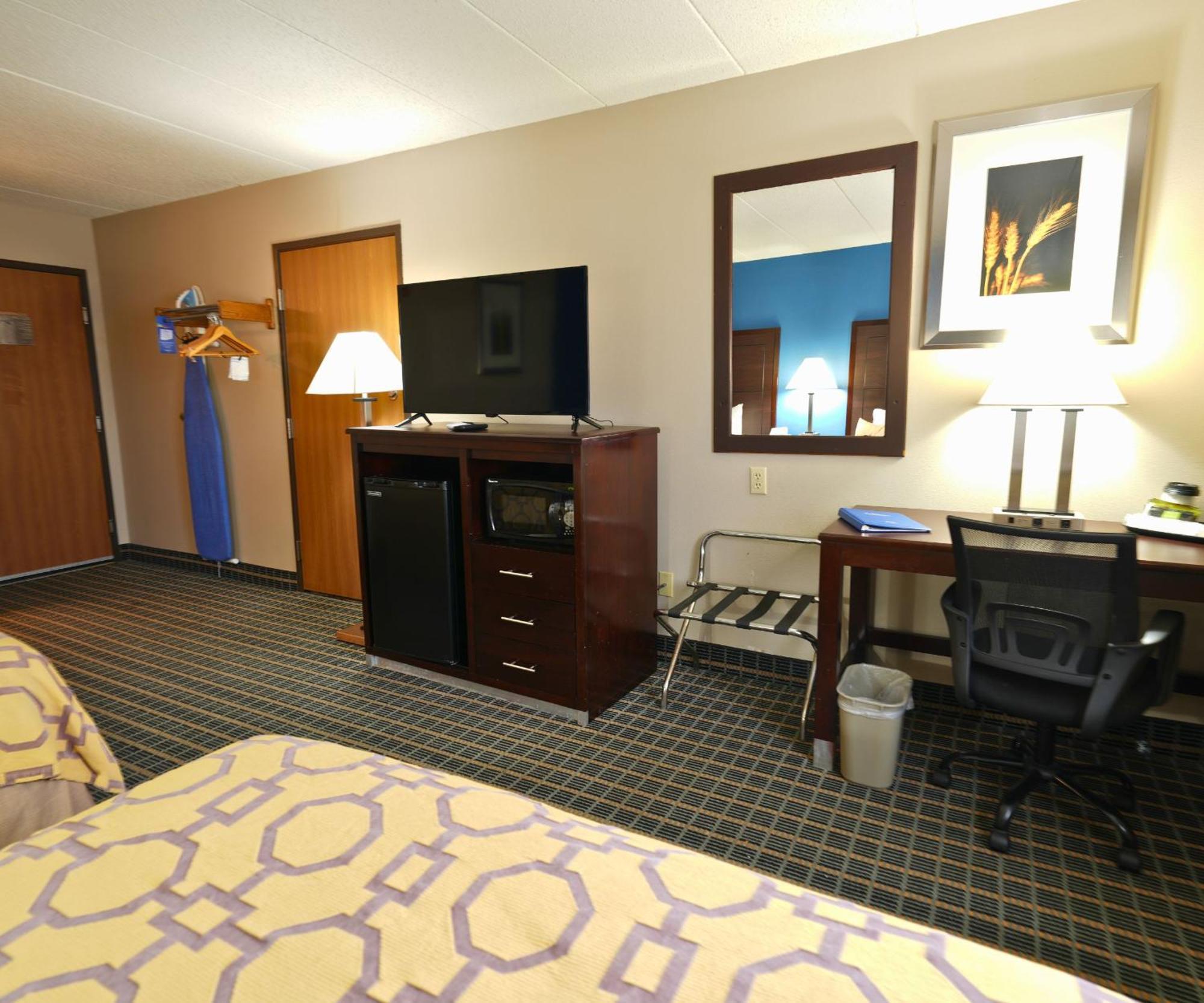 Baymont By Wyndham Marshalltown Esterno foto