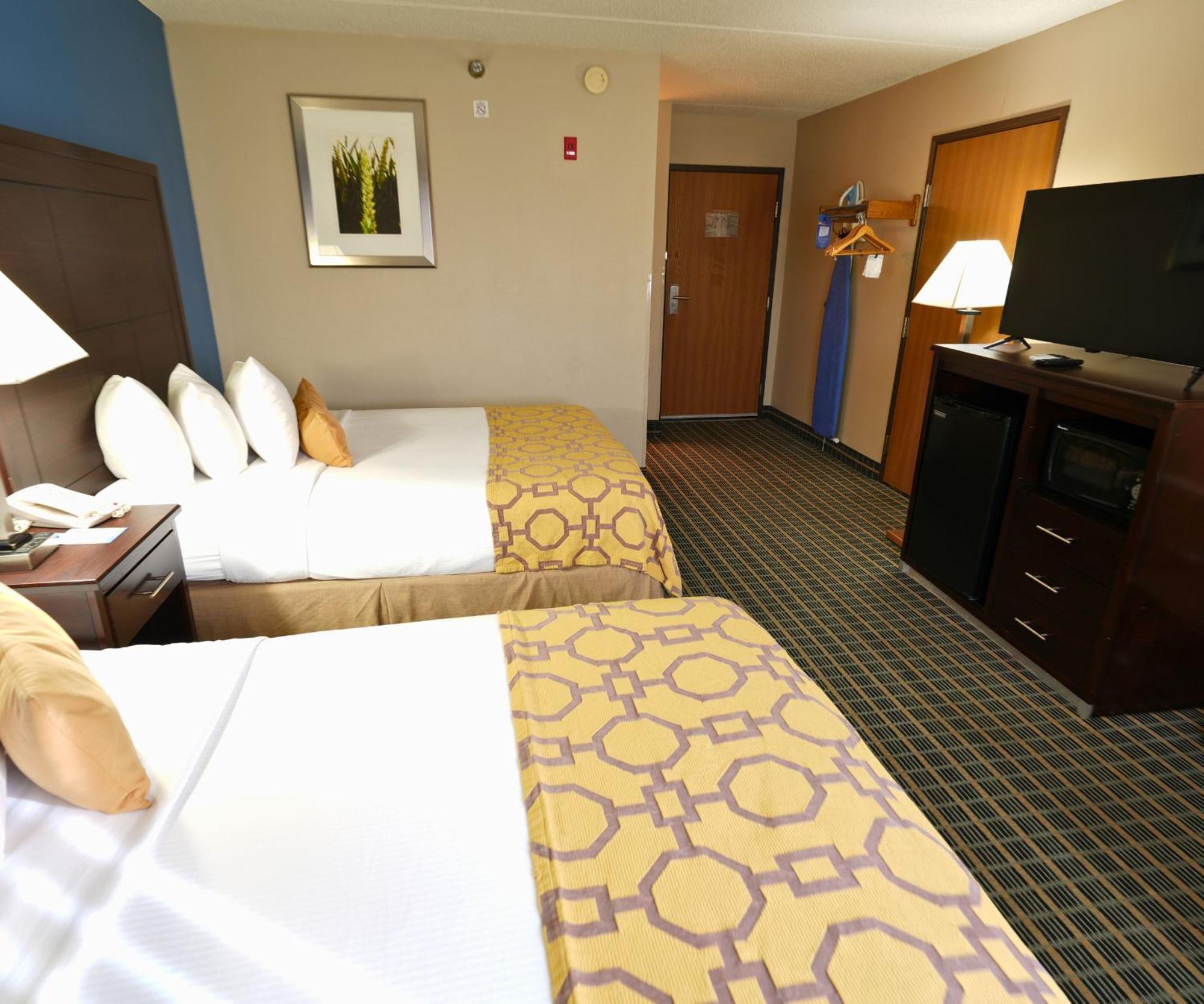 Baymont By Wyndham Marshalltown Esterno foto