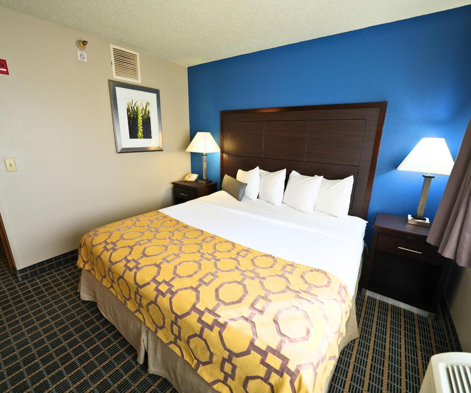 Baymont By Wyndham Marshalltown Esterno foto